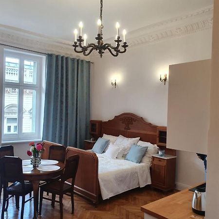 Prestige Aparthotel Piotrkowska 82 - Wyjatkowy Widok Na Deptak وودج المظهر الخارجي الصورة
