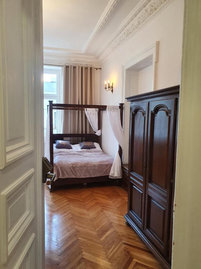 Prestige Aparthotel Piotrkowska 82 - Wyjatkowy Widok Na Deptak وودج المظهر الخارجي الصورة