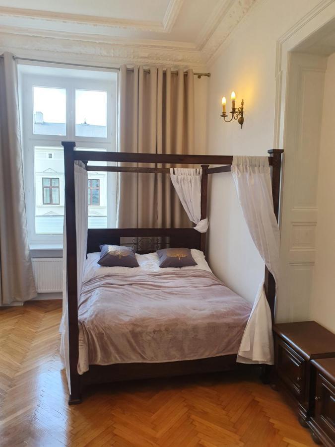 Prestige Aparthotel Piotrkowska 82 - Wyjatkowy Widok Na Deptak وودج المظهر الخارجي الصورة