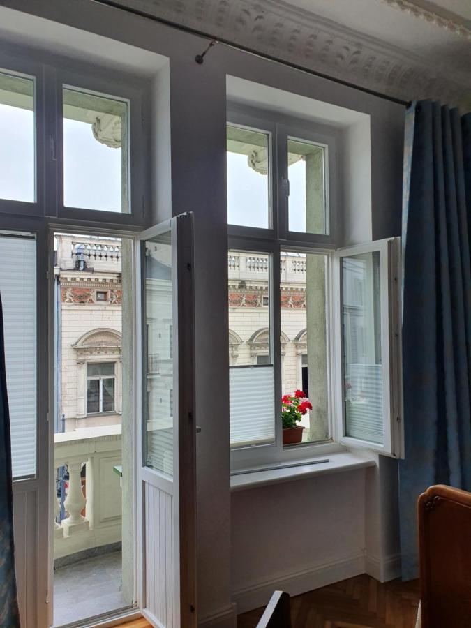 Prestige Aparthotel Piotrkowska 82 - Wyjatkowy Widok Na Deptak وودج المظهر الخارجي الصورة